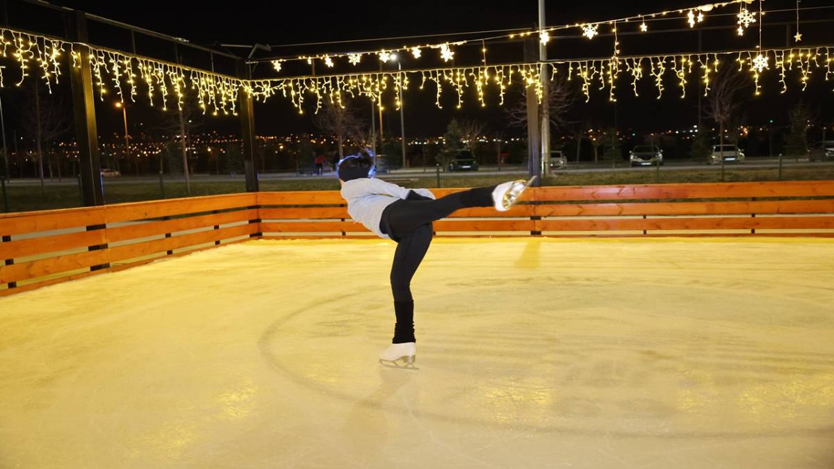 BÜYÜKŞEHİR İLE AÇIK HAVA BUZ PİSTİ HEYECANI BAŞLIYOR