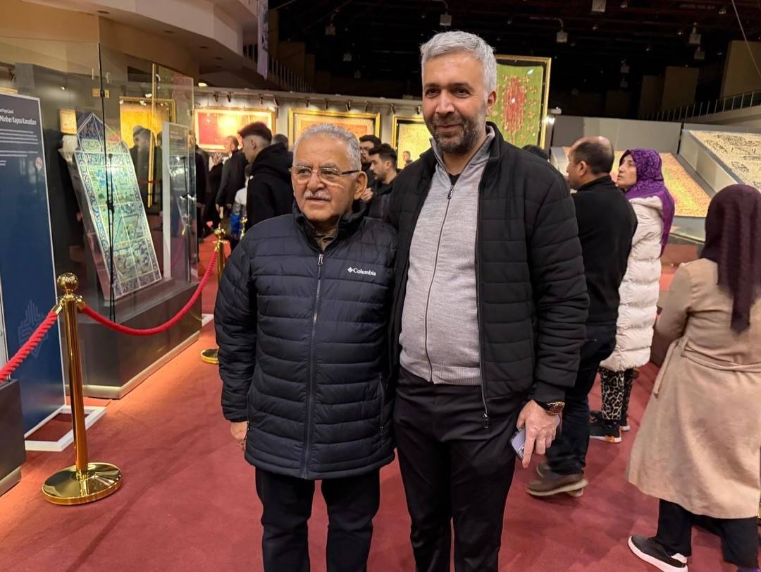 BÜYÜKKILIÇ, KUTSAL EMANETLER SERGİSİNDE KAYSERİLİLERLE BİR ARAYA GELDİ