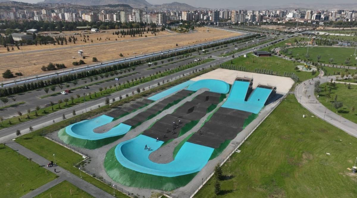 BÜYÜKŞEHİR, BMX PARKURU İLE GENÇLİĞE HIZ VE HEYECAN KATIYOR