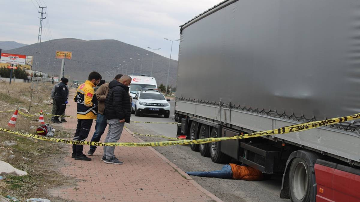 TIRIN ALTINDA ÖLÜ BULUNDU