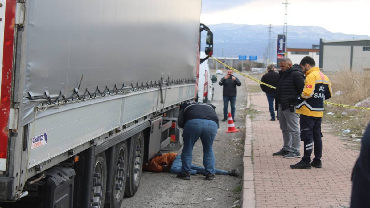 TIRIN ALTINDA ÖLÜ BULUNDU