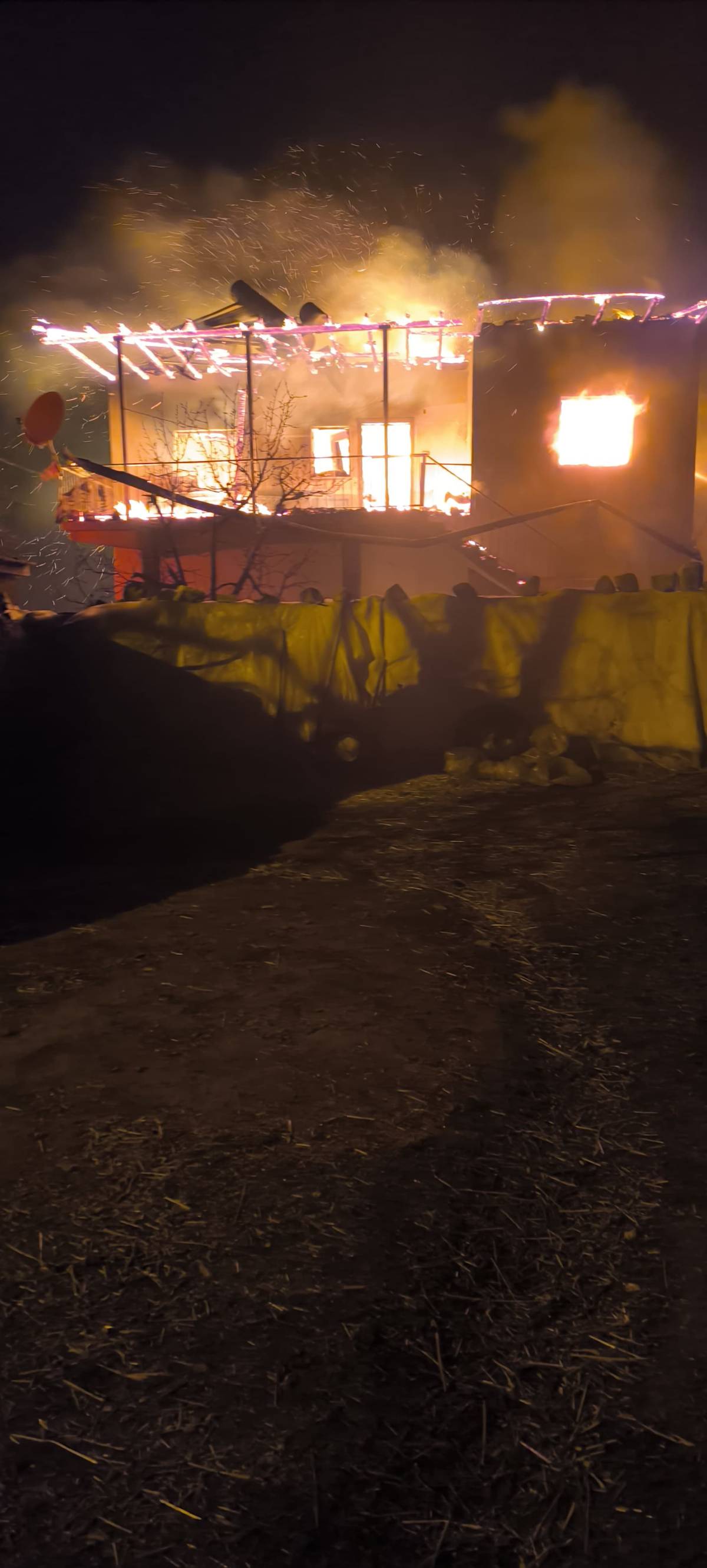 DEVELİ'DE EV YANGINI: 1 ÖLÜ