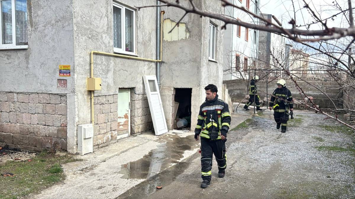 KAYSERİ'DE EV YANGINI