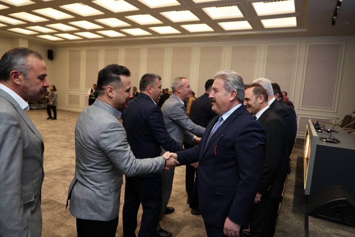 PALANCIOĞLU, GÜNE MESAİ ARKADAŞLARIYLA BAYRAMLAŞARAK BAŞLADI