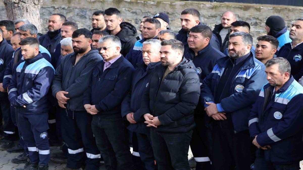 BAŞKAN ÖZTÜRK BELEDİYE PERSONELLERİ İLE BAYRAMLAŞTI