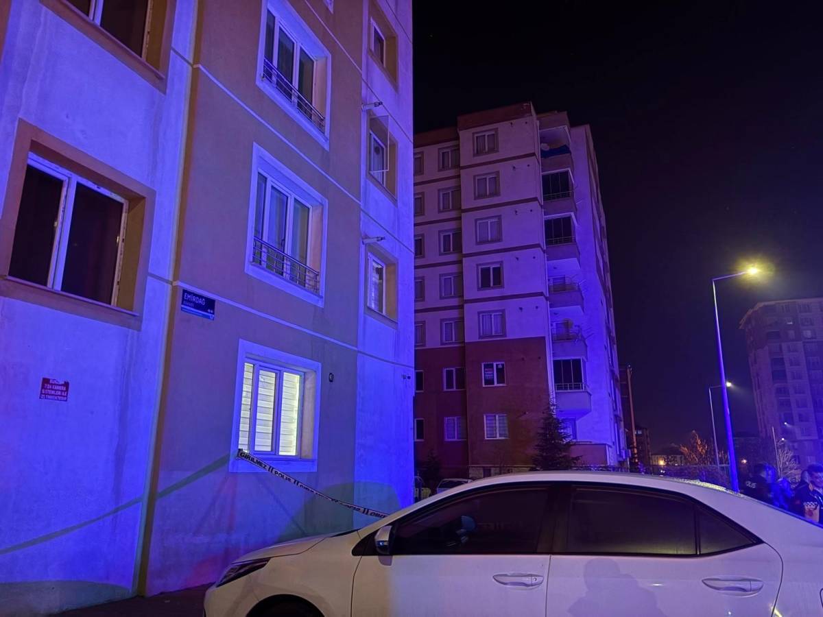 İKİNCİ KATTAN DÜŞEN KADIN HAYATINI KAYBETTİ