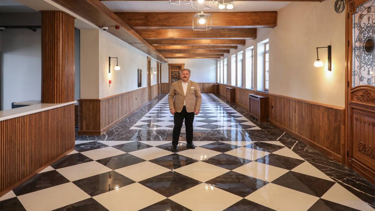 SANAT MELİKGAZİ İLE SANATÇIYI KEŞFEDİN