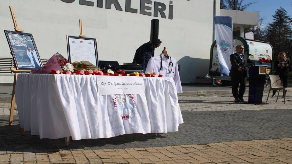 YAREN, OKUDUĞU FAKÜLTEDE ANILDI