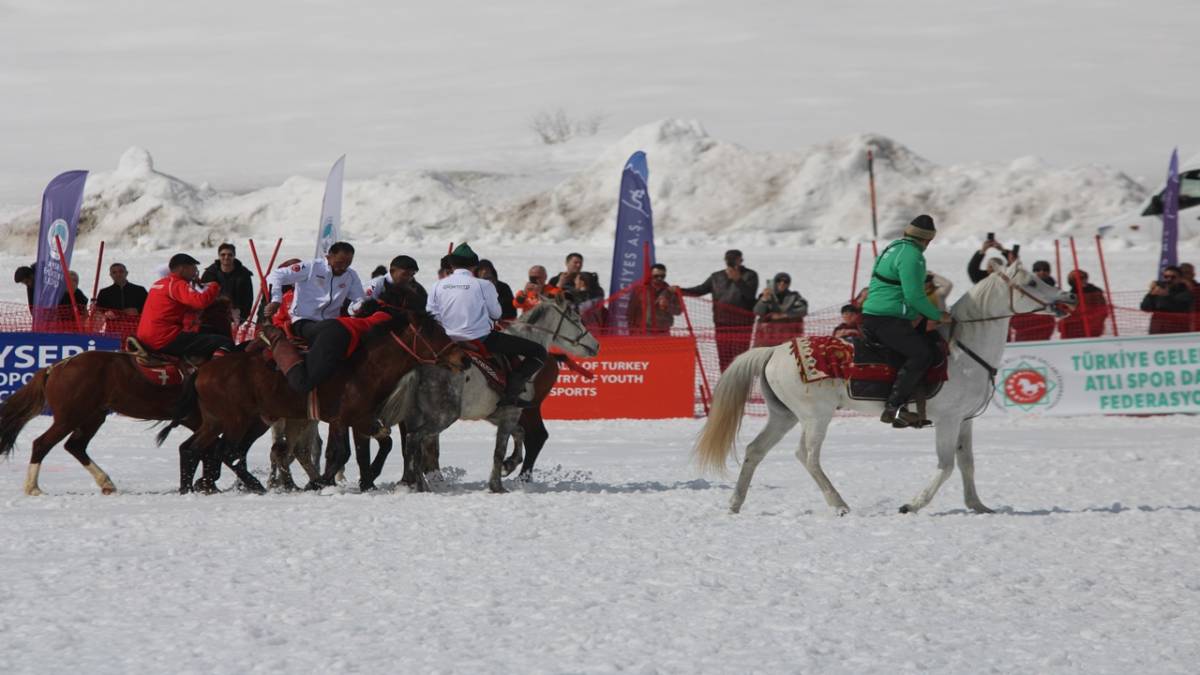 TÜRKİYE'DE İLK KEZ KÖKBÖRÜ OYUNLARI ERCİYES'TE DÜZENLENDİ