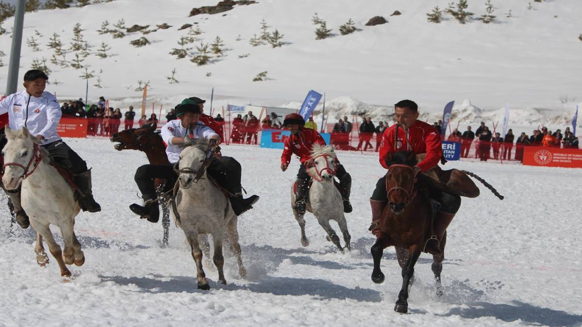 TÜRKİYE'DE İLK KEZ KÖKBÖRÜ OYUNLARI ERCİYES'TE DÜZENLENDİ