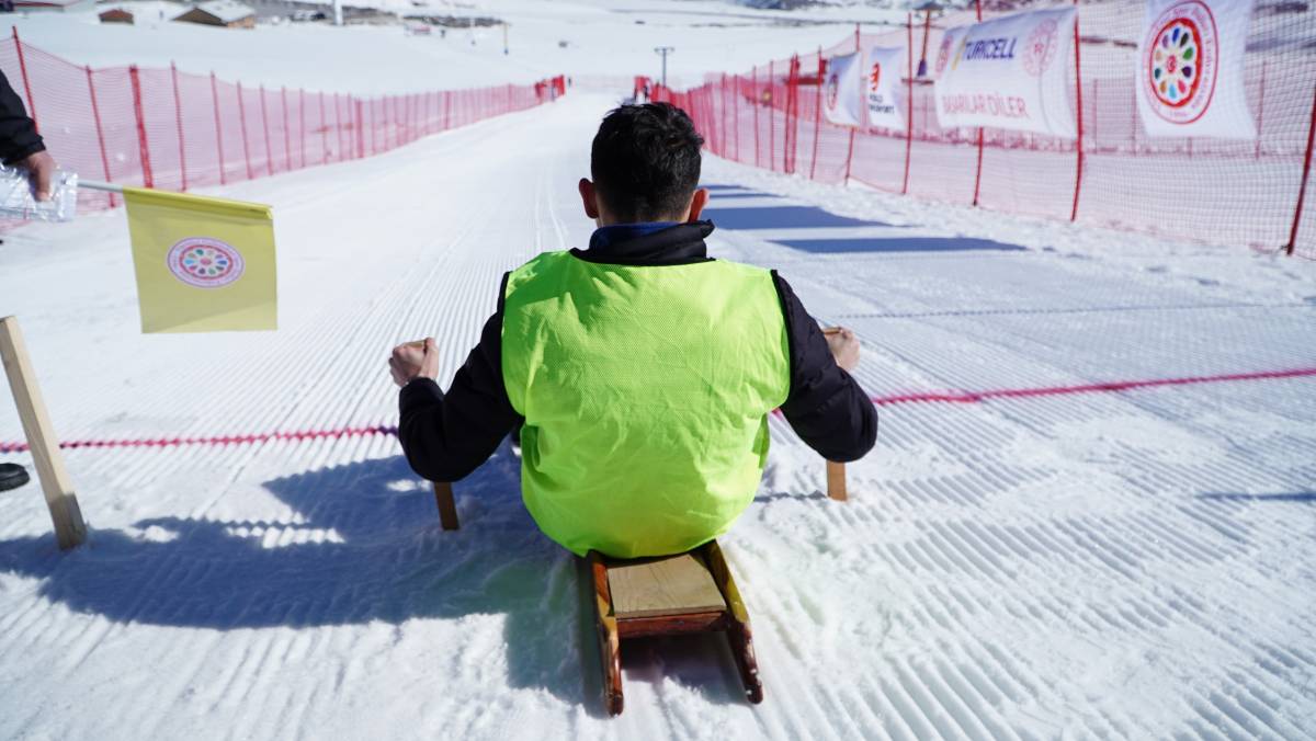 ERCİYES, GELENEKSEL KIZAK TÜRKİYE ŞAMPİYONASI’NA EV SAHİPLİĞİ YAPTI