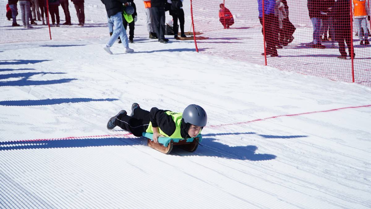 ERCİYES, GELENEKSEL KIZAK TÜRKİYE ŞAMPİYONASI’NA EV SAHİPLİĞİ YAPTI