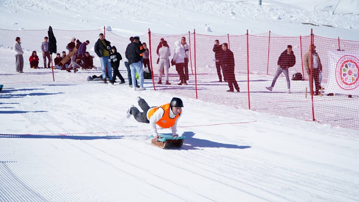 KÖKBÖRÜ VE KIZAK ŞAMPİYONASI 5 BİN KİŞİYİ BULUŞTURDU