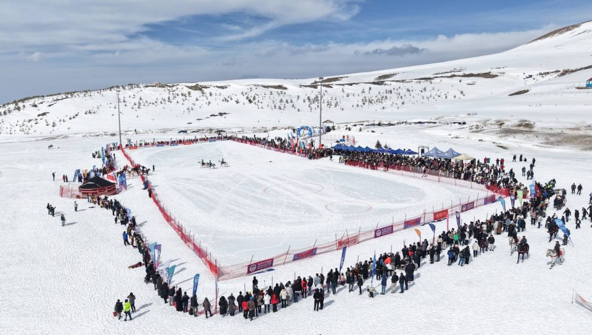 KÖKBÖRÜ VE KIZAK ŞAMPİYONASI 5 BİN KİŞİYİ BULUŞTURDU