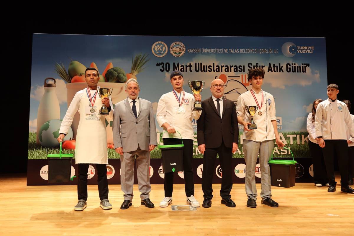 GENÇ ŞEF ADAYLARI ÖDÜLLERİNİ ALDI