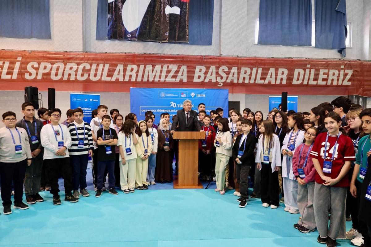 ERÜ’DE KAYSERİ BÖLGE YARIŞMASI SERGİSİ AÇILDI