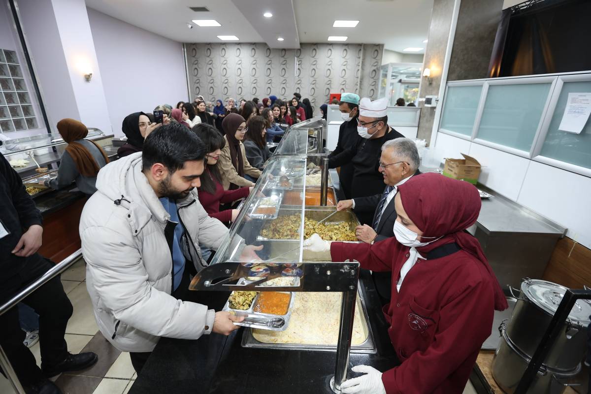 BÜYÜKKILIÇ, RAMAZAN COŞKUSUNU KAYSERİLİLERLE BİRLİKTE YAŞADI