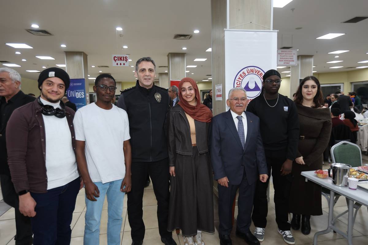 BÜYÜKKILIÇ, RAMAZAN COŞKUSUNU KAYSERİLİLERLE BİRLİKTE YAŞADI