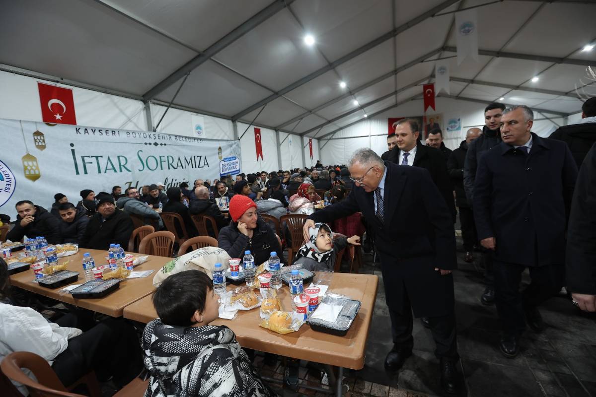 BÜYÜKKILIÇ, RAMAZAN COŞKUSUNU KAYSERİLİLERLE BİRLİKTE YAŞADI