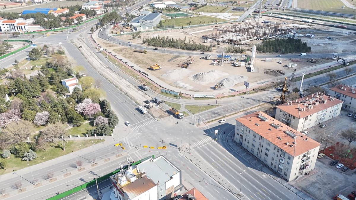 KARTAL KAVŞAĞI’NIN DÖRT BİR KÖŞESİNDE HUMMALI ÇALIŞMA
