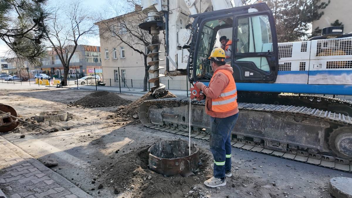 KARTAL KAVŞAĞI’NIN DÖRT BİR KÖŞESİNDE HUMMALI ÇALIŞMA