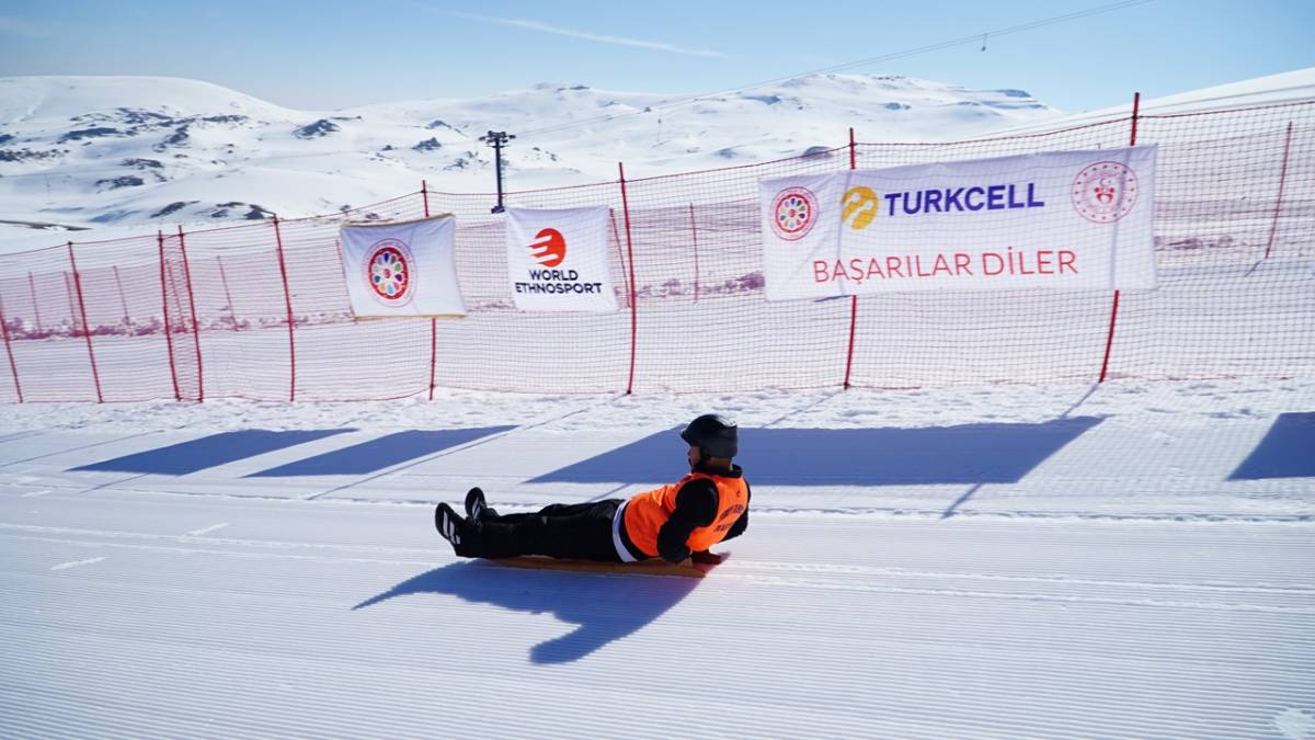 ERCİYES, GELENEKSEL KIZAK TÜRKİYE ŞAMPİYONASI’NA EV SAHİPLİĞİ YAPTI