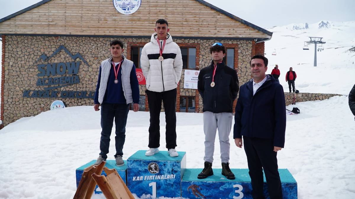 ERCİYES, GELENEKSEL KIZAK TÜRKİYE ŞAMPİYONASI’NA EV SAHİPLİĞİ YAPTI