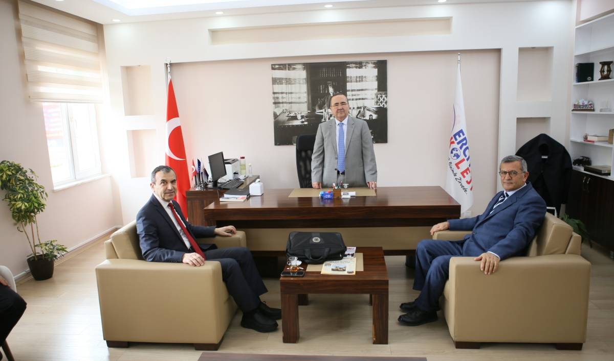 ÇANAKKALE RUHU ERCİYES KOLEJİ’NDE YENİDEN CANLANDI