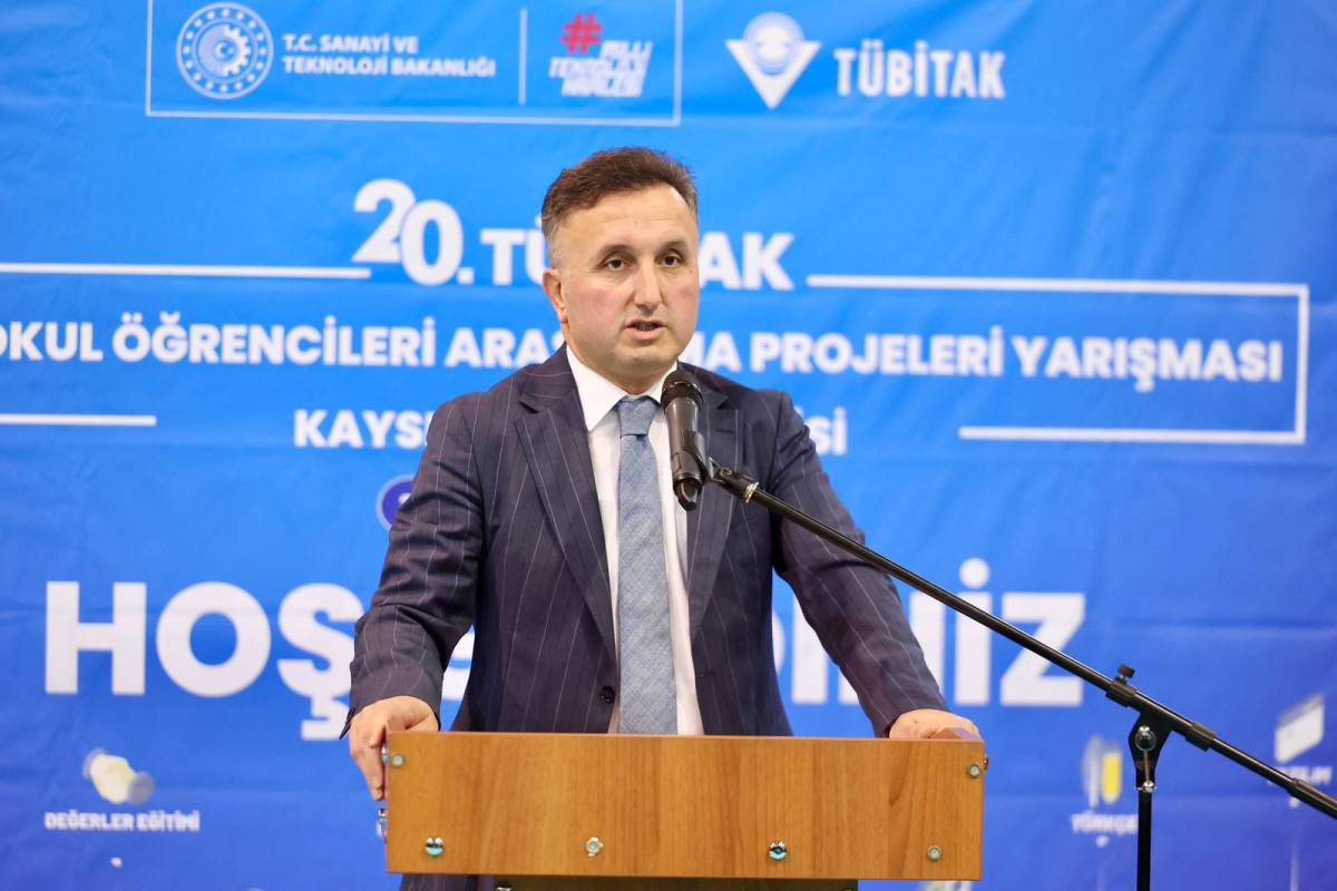 ERÜ’DE KAYSERİ BÖLGE YARIŞMASI SERGİSİ AÇILDI