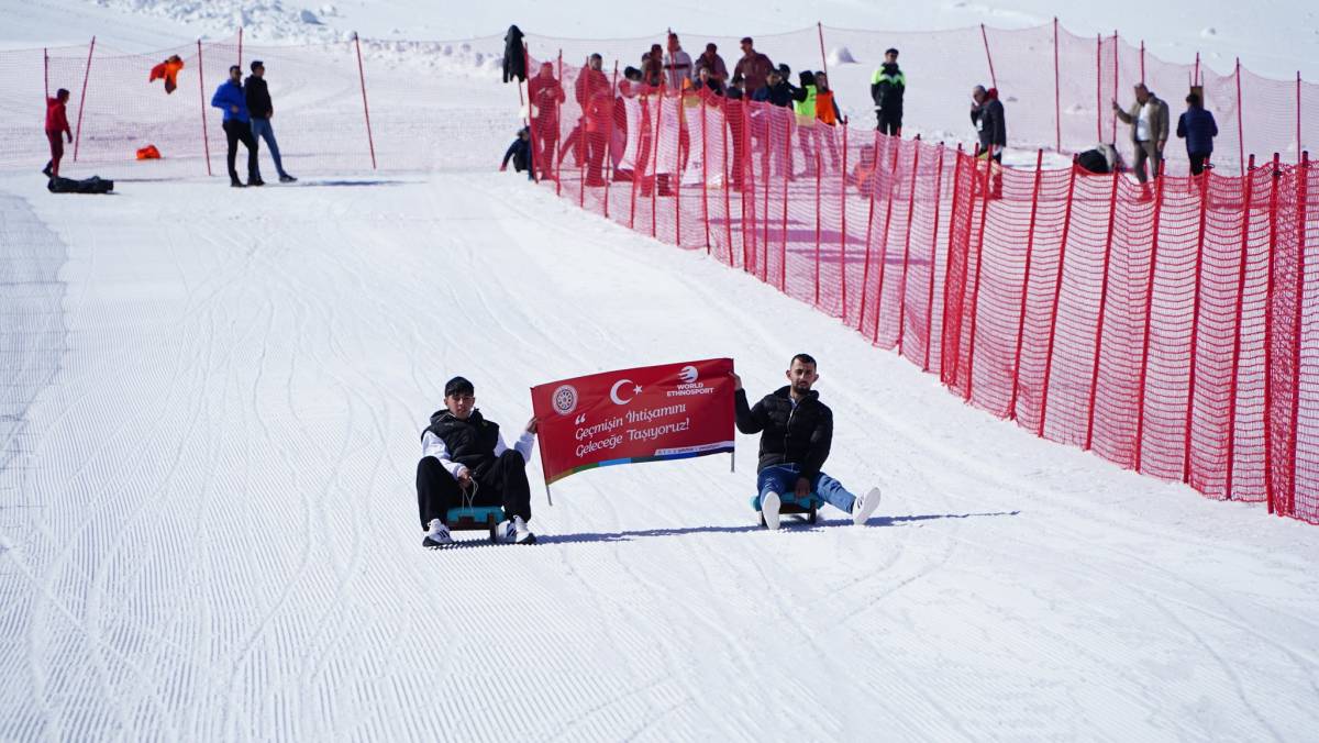 KÖKBÖRÜ VE KIZAK ŞAMPİYONASI 5 BİN KİŞİYİ BULUŞTURDU