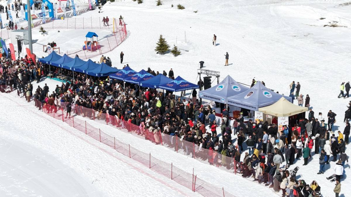 KÖKBÖRÜ VE KIZAK ŞAMPİYONASI 5 BİN KİŞİYİ BULUŞTURDU