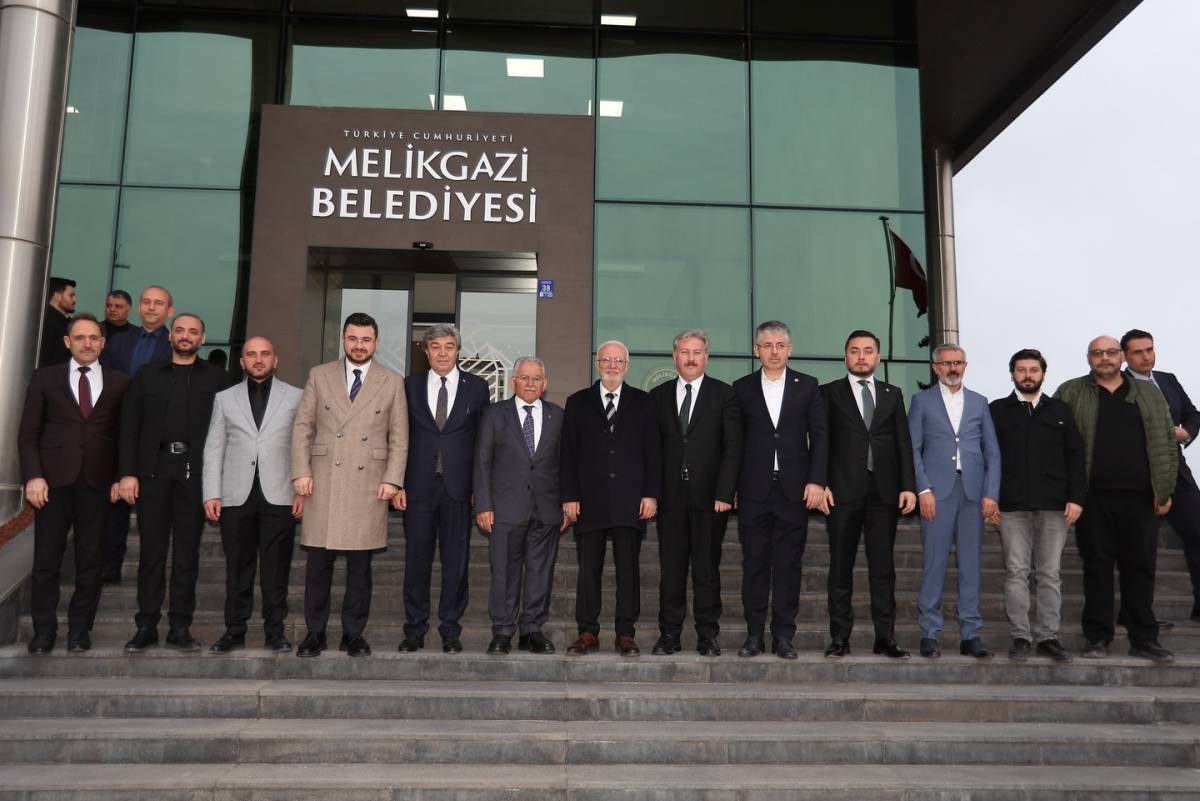 BÜYÜKKILIÇ’TAN İFTAR, ZİYARET VE ESNAF BULUŞMALARI