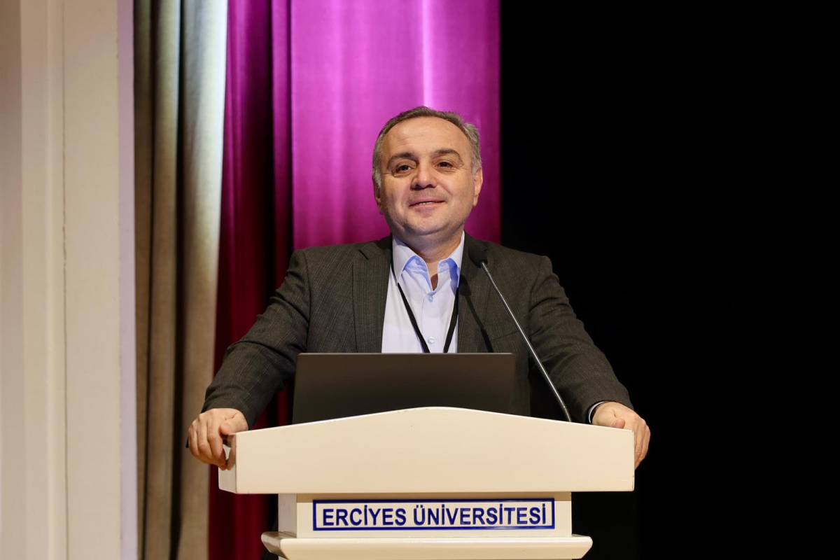 ERÜ’DE, “GERÇEK ZEKA VE YAPAY ZEKA”SEMPOZYUMU