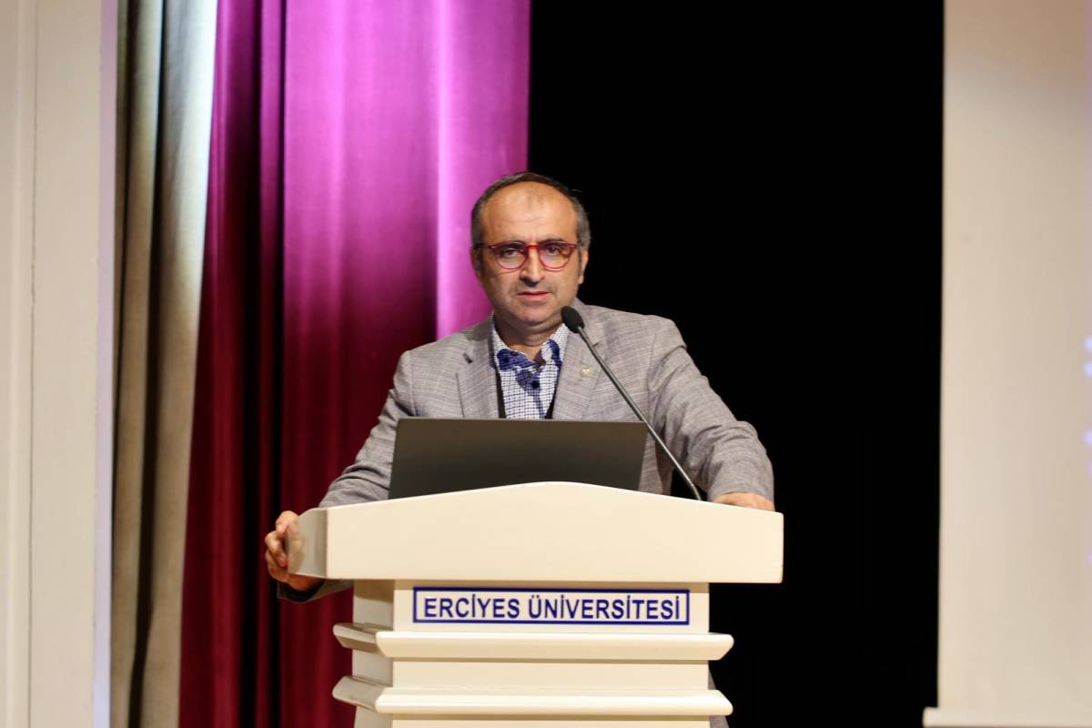 ERÜ’DE, “GERÇEK ZEKA VE YAPAY ZEKA”SEMPOZYUMU