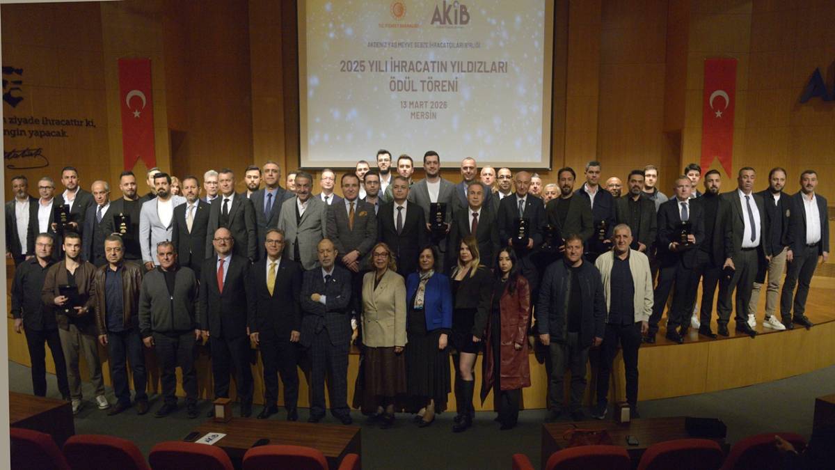 YAŞ MEYVE SEBZE İHRACATININ YILDIZLARI ÖDÜLLENDİRİLDİ