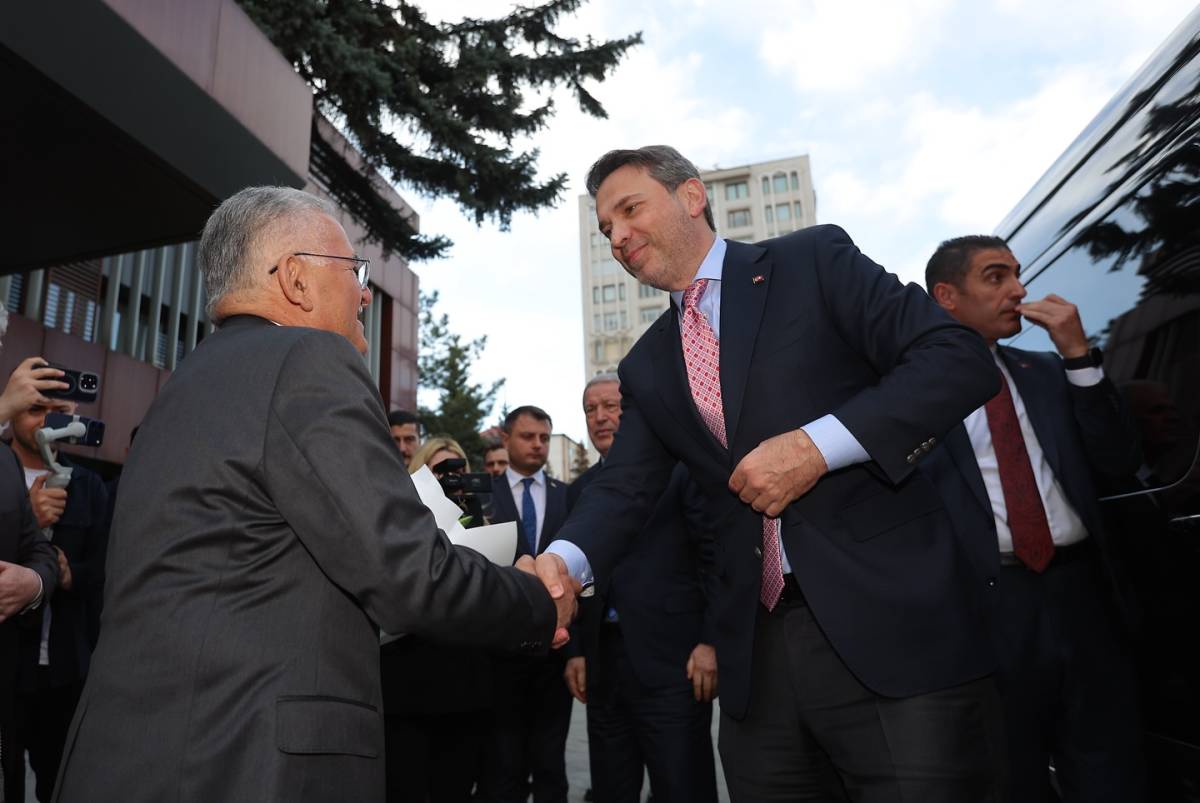 BAKAN BAYRAKTAR’DAN BAŞKAN BÜYÜKKILIÇ’A: “KAYSERİ, TÜRKİYE’NİN GÖZBEBEĞİ”