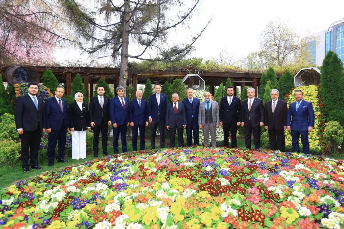 BAKAN BAYRAKTAR’DAN BAŞKAN BÜYÜKKILIÇ’A: “KAYSERİ, TÜRKİYE’NİN GÖZBEBEĞİ”