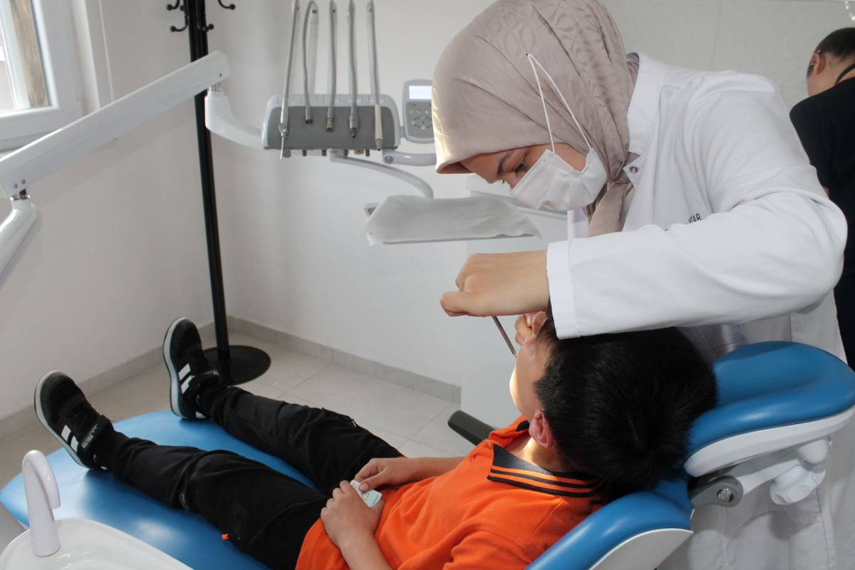 NNYÜ’DEN HACILAR ERVA SPOR OKULLARI ÖĞRENCİLERİNE AĞIZ VE DİŞ SAĞLIĞI TARAMASI