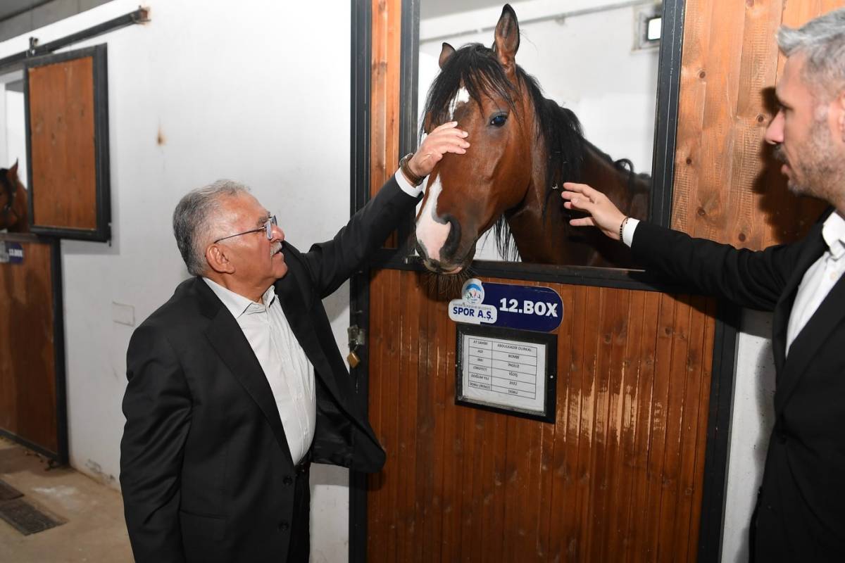 BAŞKAN BÜYÜKKILIÇ, BİNİCİLİKTE FEDERE STATÜYE KAVUŞAN TESİSİ YERİNDE İNCELEDİ