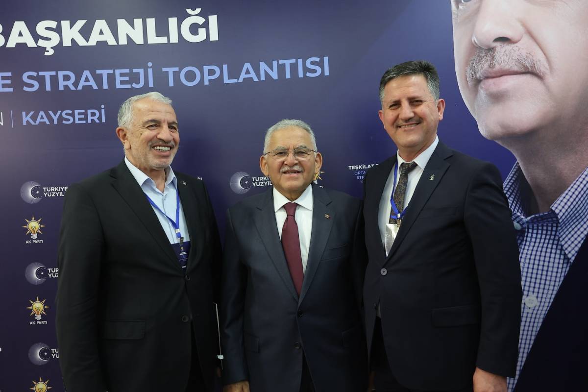 BAŞKAN BÜYÜKKILIÇ’TAN STRATEJİ TOPLANTISI’NDA “BİRLİK, HİZMET VE KAYSERİ MODELİ” MESAJI