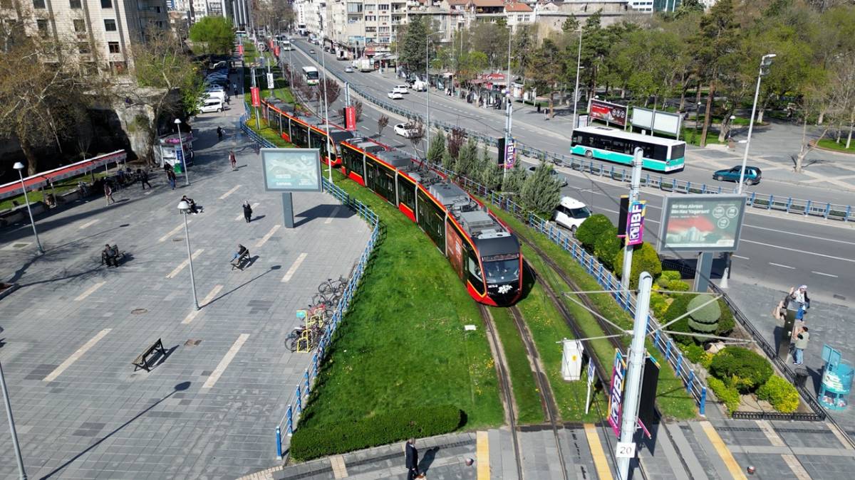 BÜYÜKŞEHİR İLE 23 NİSAN HEYECANI “ÇOCUK TRENİ” İLE RAYLARA TAŞINDI