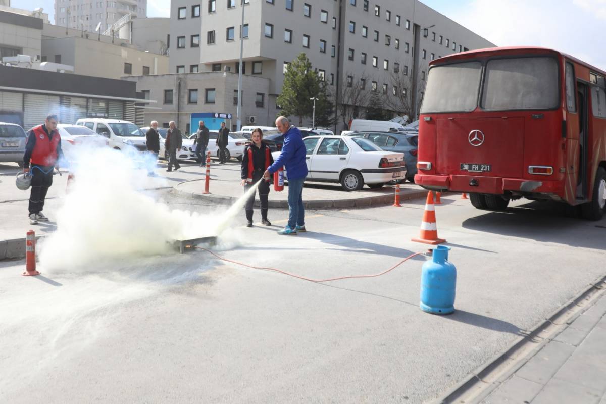 MELİKGAZİ PERSONELİ OLASI YANGINLARA KARŞI BİLGİLENDİRİLDİ