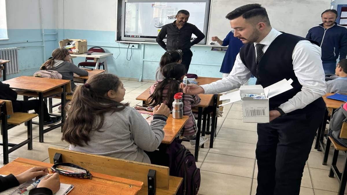 ÜLKÜ OCAKLARI’NDAN AKKIŞLA’DA ÖĞRENCİLERE GÖZ VE DİŞ TARAMASI