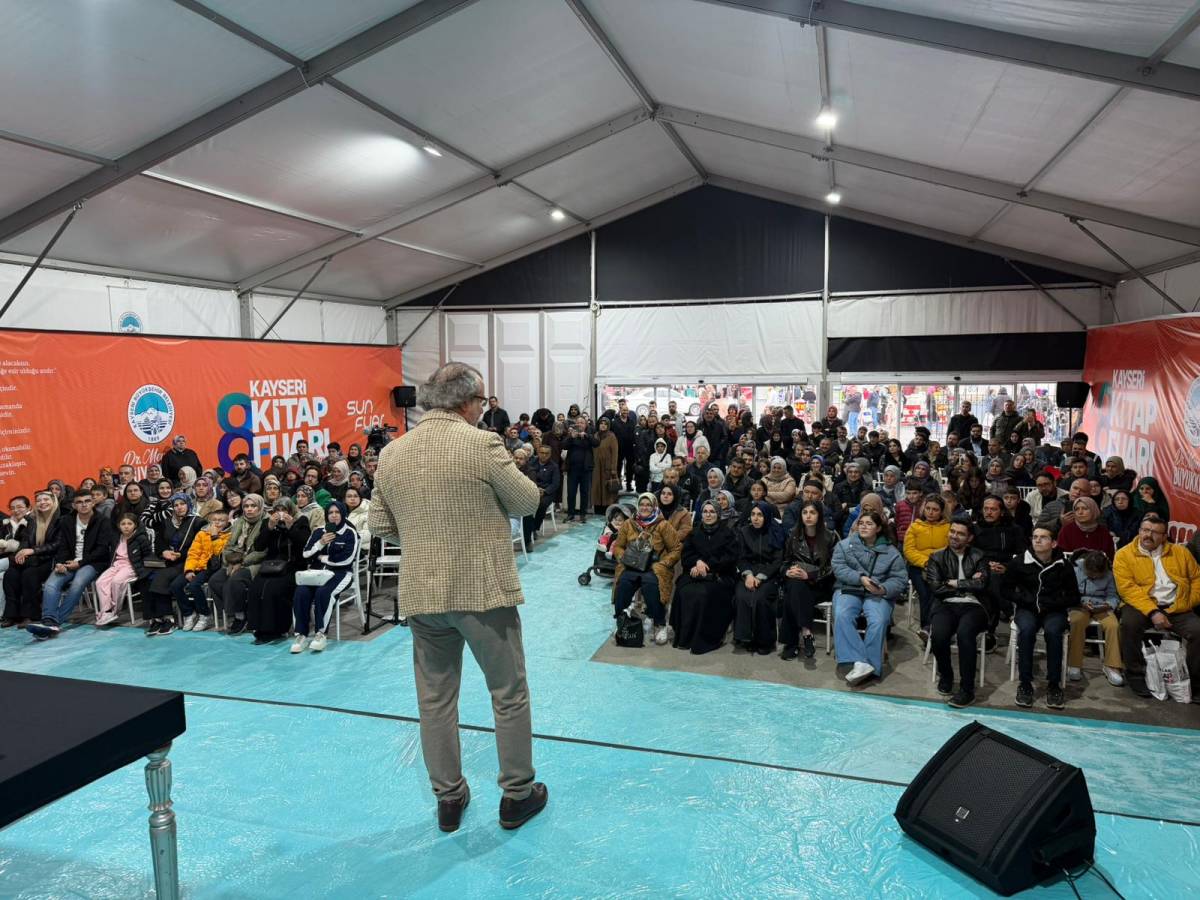 KİTAP FUARI’NI İLK 3 GÜNDE 269 BİN KİTAPSEVER ZİYARET ETTİ