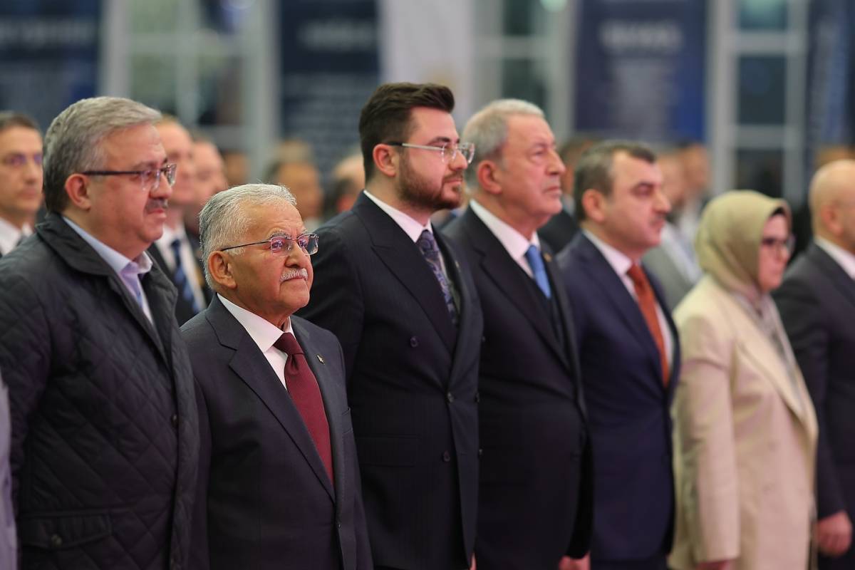 BAŞKAN BÜYÜKKILIÇ’TAN STRATEJİ TOPLANTISI’NDA “BİRLİK, HİZMET VE KAYSERİ MODELİ” MESAJI