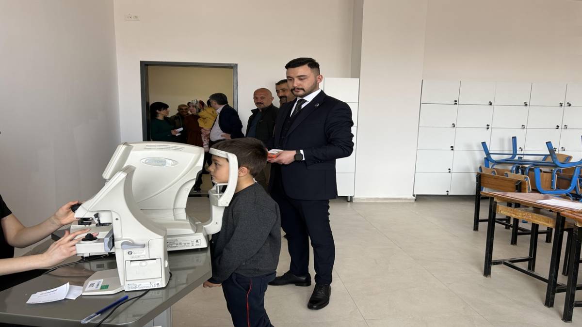 ÜLKÜ OCAKLARI’NDAN AKKIŞLA’DA ÖĞRENCİLERE GÖZ VE DİŞ TARAMASI