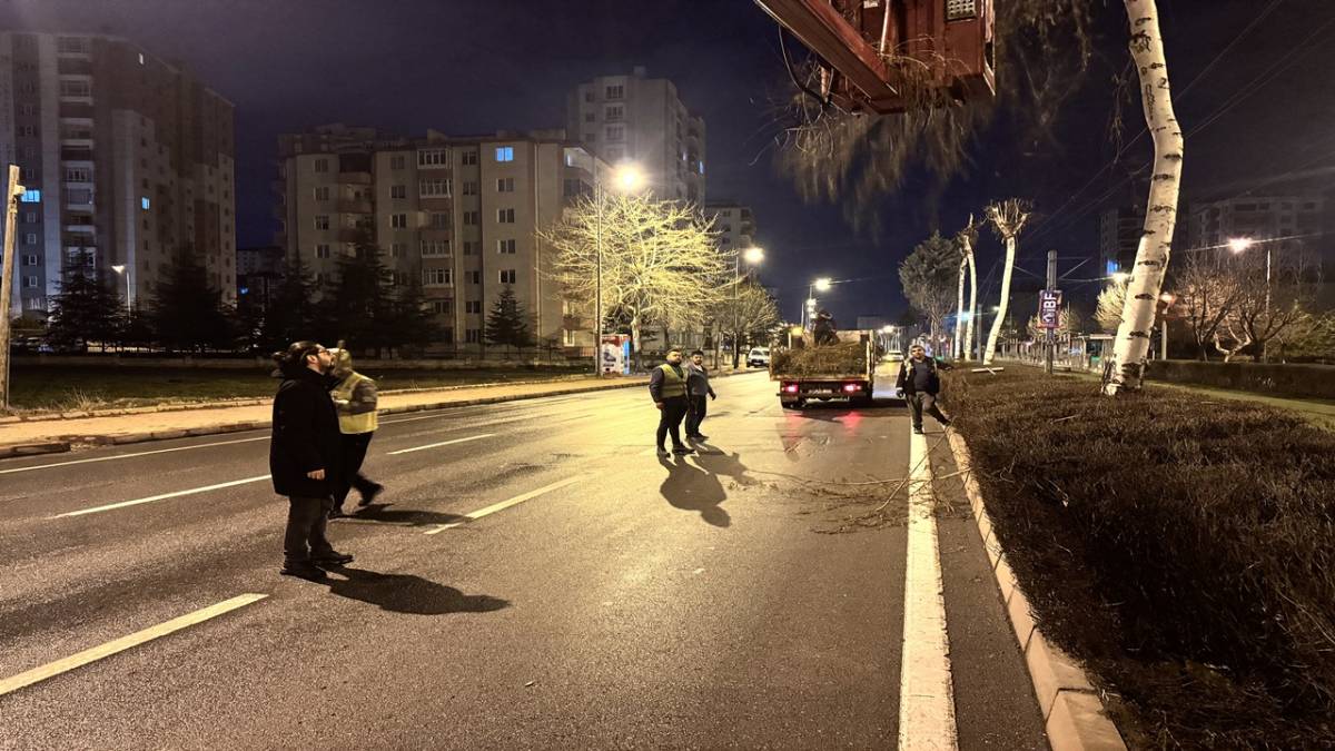 BÜYÜKŞEHİR’DEN GECE YARISI ULAŞIM GÜVENLİĞİ İÇİN KESİNTİSİZ MESAİ