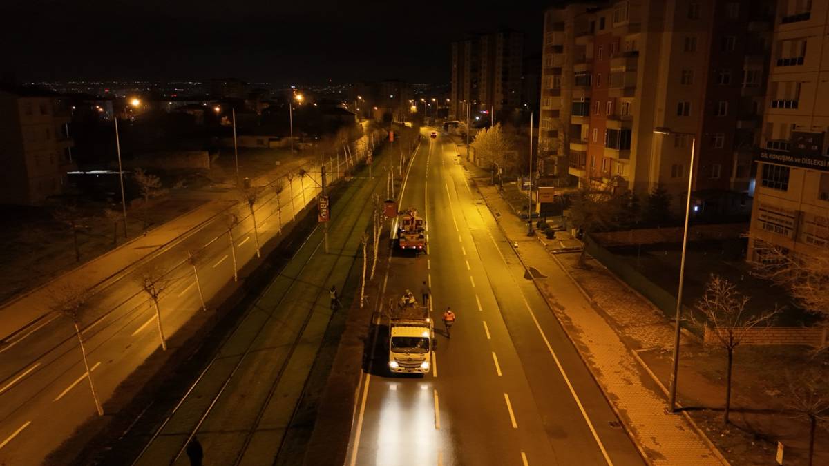 BÜYÜKŞEHİR’DEN GECE YARISI ULAŞIM GÜVENLİĞİ İÇİN KESİNTİSİZ MESAİ