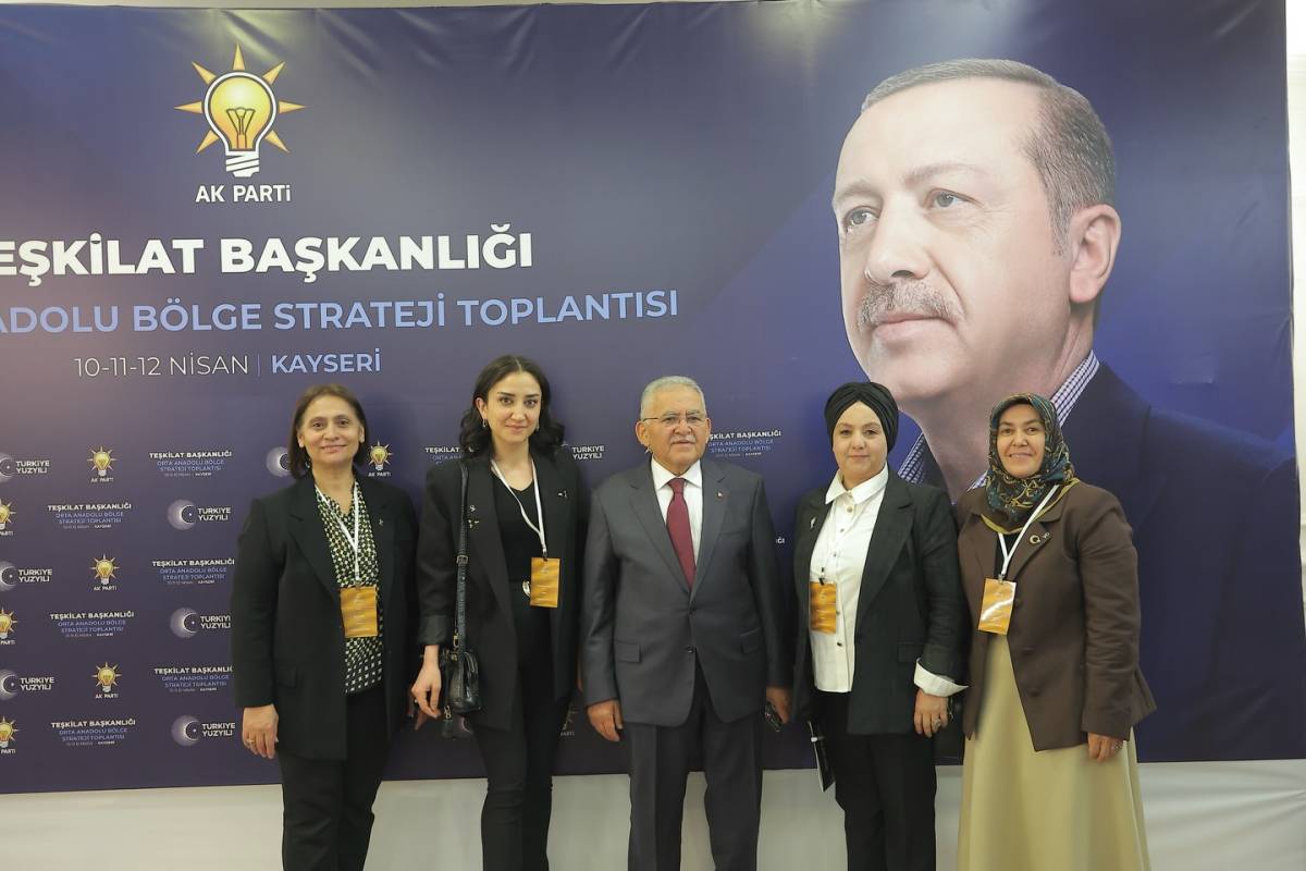BAŞKAN BÜYÜKKILIÇ’TAN STRATEJİ TOPLANTISI’NDA “BİRLİK, HİZMET VE KAYSERİ MODELİ” MESAJI