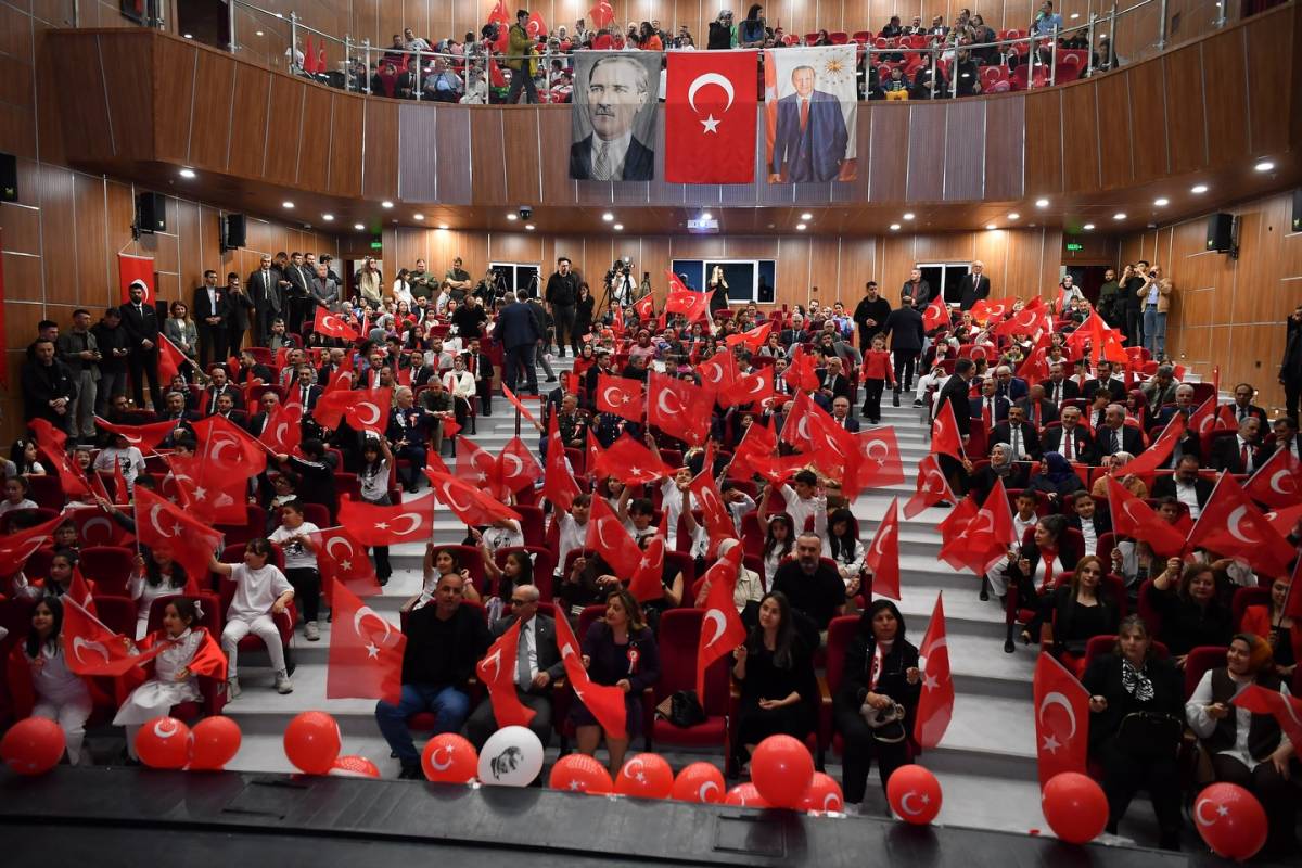 BÜYÜKKILIÇ, ÇOCUKLARIN BAYRAM SEVİNCİNE ORTAK OLDU